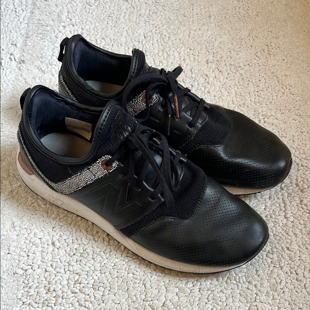 New Balance Black Sneakers Sleek Minimalist Design